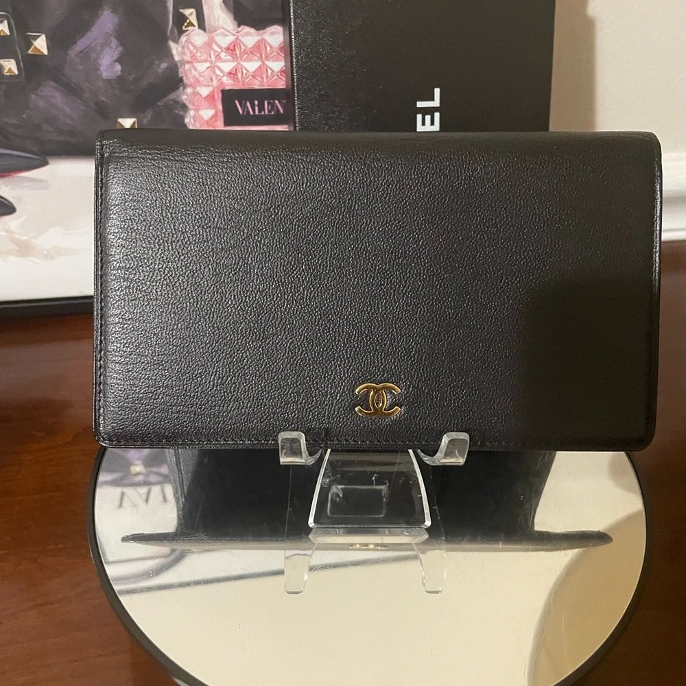 CHANEL Calfskin wallet NWOT w/ COA and box! 🌟💫 - Picture 7 of 17